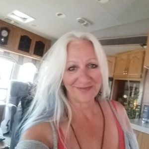 Meet your Posher, Madalene